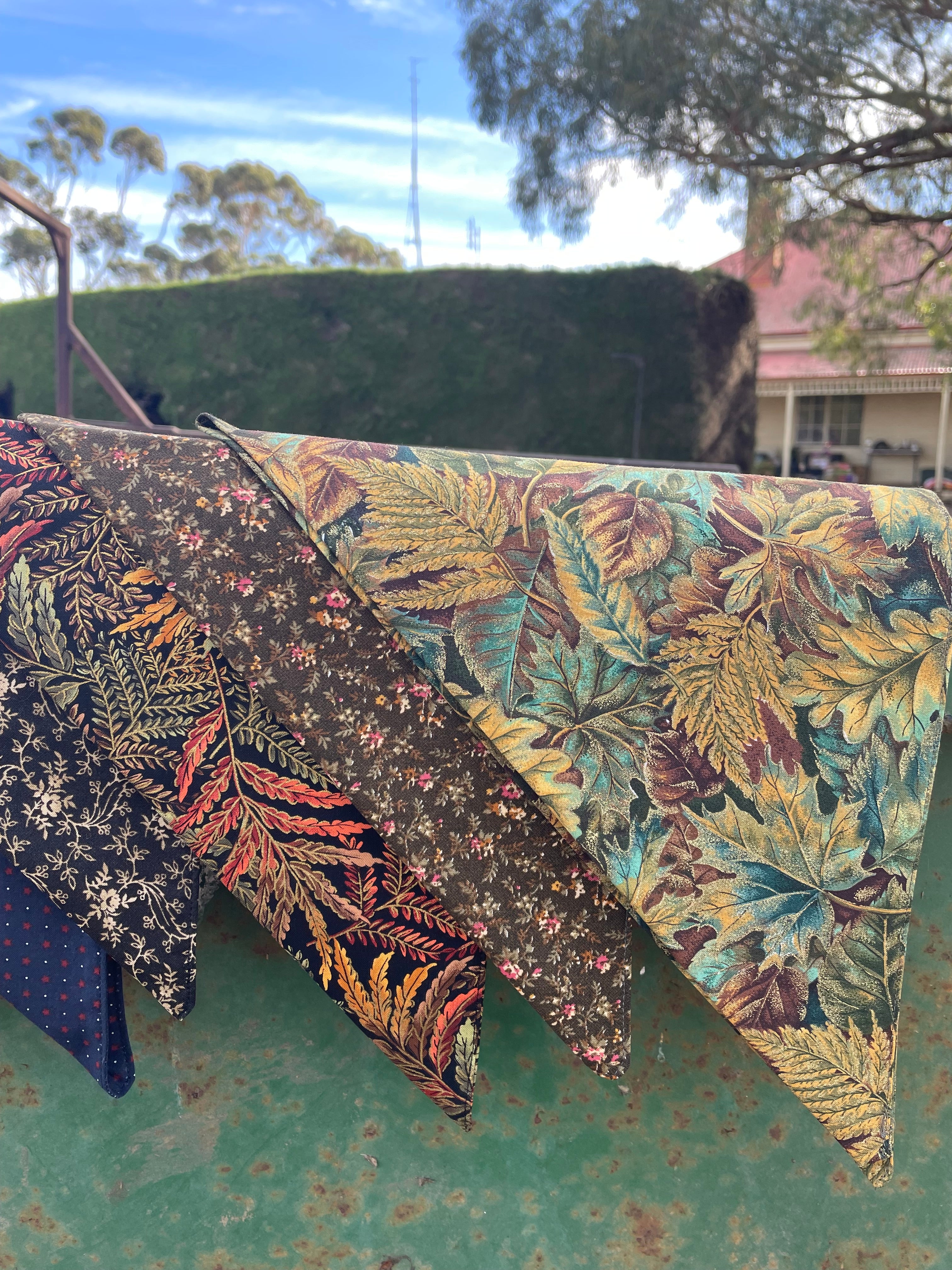 Sable Fleur Neck Scarf